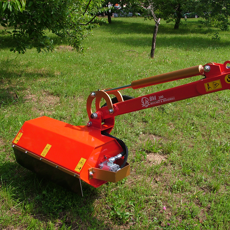 BERFALK&nbsp;BM 300&nbsp;rézsűkasza&nbsp;-&nbsp;Starex Pro Kft.