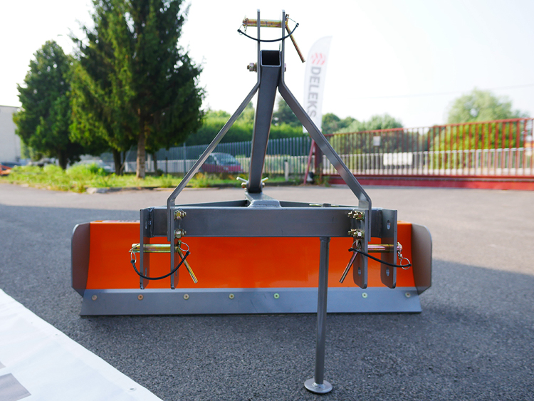 DELEKS DL 110 földgyalu gréder hátsó függesztésű - Starex Pro Kft.