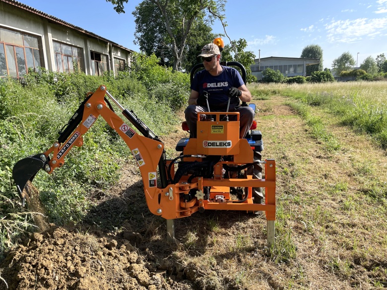 DELEKS&nbsp;DRS 1000T&nbsp;árokásó adapter oldalmozgatással&nbsp;-&nbsp;Starex Pro Kft.