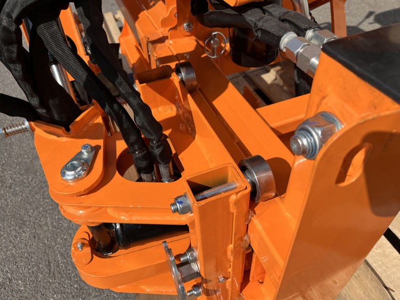 DELEKS&nbsp;DRS 1000T&nbsp;árokásó adapter oldalmozgatással&nbsp;-&nbsp;Starex Pro Kft.