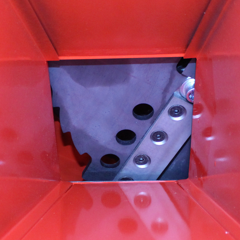 DELMORINO&nbsp;SCUTUM 390&nbsp;ágaprító 13 le saját honda motorral 90 mm vágási átmérővel&nbsp;-&nbsp;Starex Pro Kft.