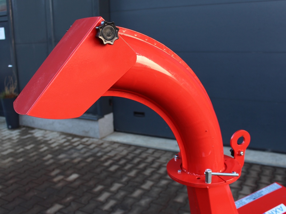 STAREX AXR 90 kardán hajtású ágaprító hidraulikus adagolással 100 mm vágási átmérővel - Starex Pro Kft.